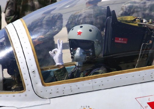 Chinese Female Pilots_pos0101
