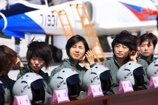 Chinese Female Pilots_pos0107