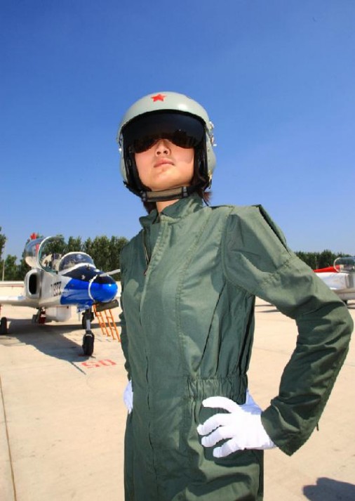 Chinese Female Pilots_pos0109