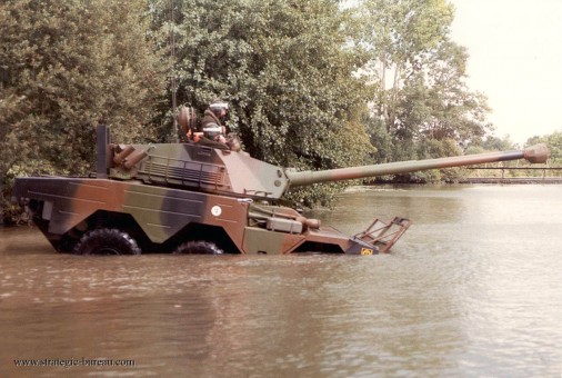 ERC-90 Sagaie 110 Amphibie