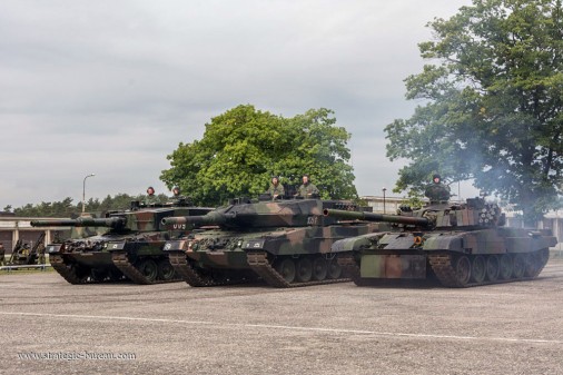 PT-91_Twardy_char_Pologne_010_Leopard-2