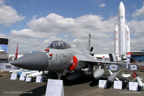 Bourget2015 08 JF-17