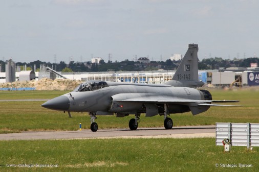 JF-17_Bourget2015 A006