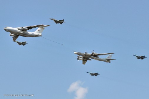 Il-78_ravitailleur_Russie_010_Tu-95_MiG-29