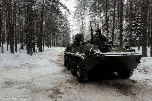 BTR-70M_vbtt_8x8_Russie_002