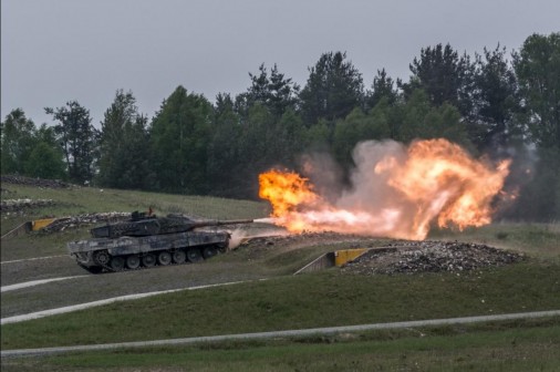 Leopard 2A5 Challenge tir