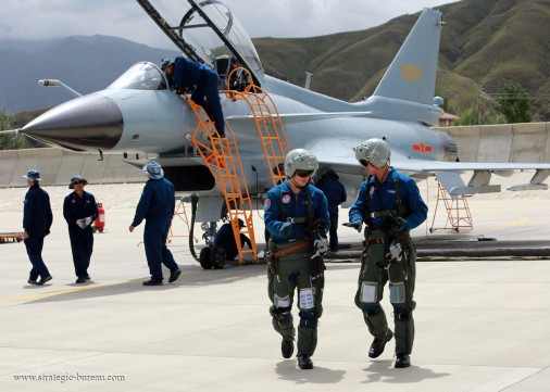 Source Chine J-10/F-10 Aviation Avion Militaire Modèle avec Train  D'atterrissage on m.alibaba.com