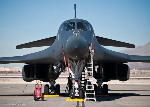 B-1B_bombardier_USA_001