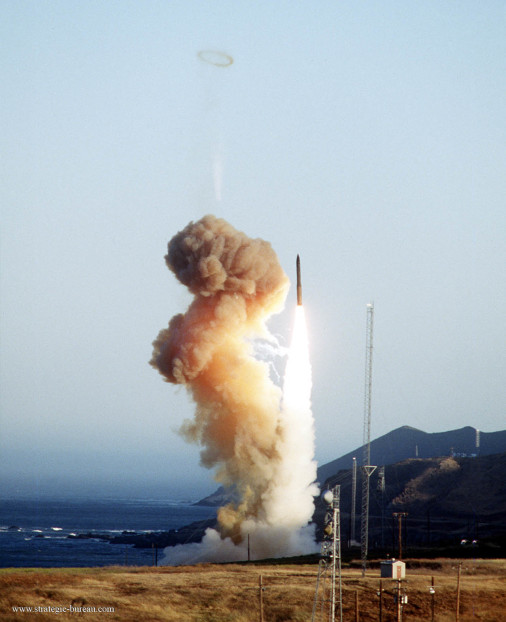 Minuteman_III_missile_USA_A202