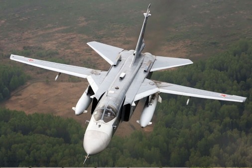 Su-24_bombardier_Russie_002