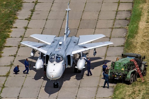 Su-24_bombardier_Russie_004