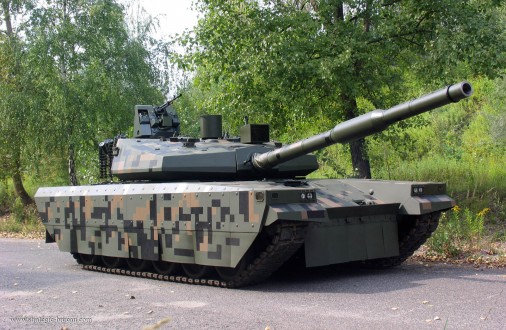 PT-16_Twardy_char_Pologne_001