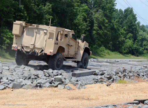 JLTV_4x4_USA_004