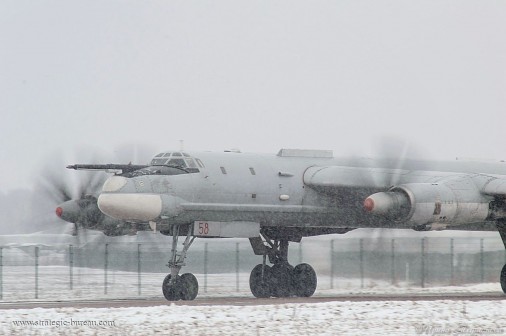 Tu-95_bombardier_Russie_A104_hiver