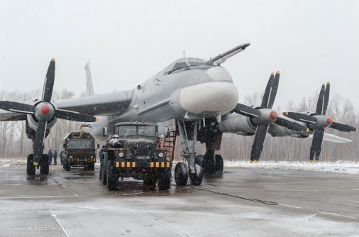 Tu-95_bombardier_Russie_A106_hiver