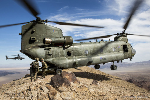 CH-47_Chinook_UK_A101_AH-64