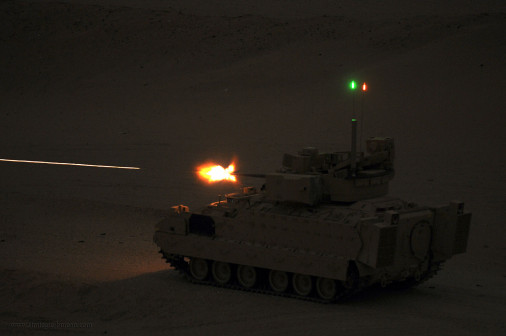 M2_Bradley_vbci_USA_A101_tir_nuit