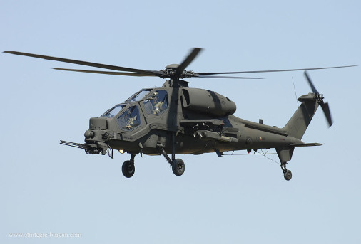 A129_Mangusta_helicoptere_Italie_001