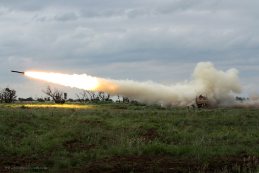 M-142_HIMARS_lrm_USA_A303