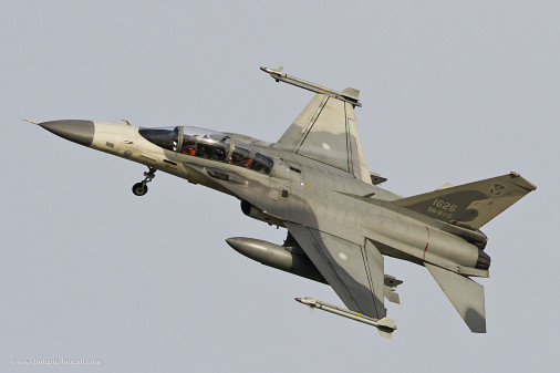 F-CK-1_chasseur_Taiwan_008