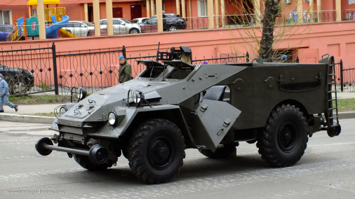 BTR-40_4x4_URSS_Russie_004