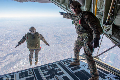 USMC_saut_parachute_A101