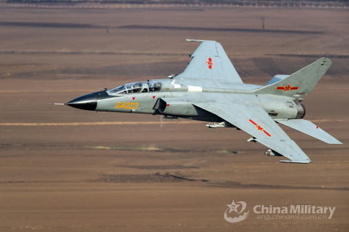 JH-7_bombardier_Chine_001