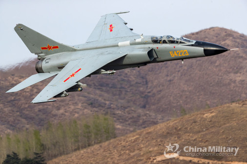 JH-7_bombardier_Chine_002