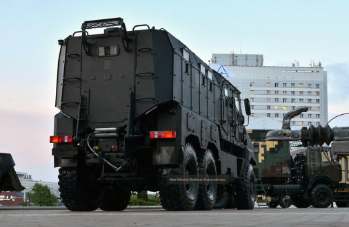 MRAP_Zashtchitnik_Bielorusse_A104