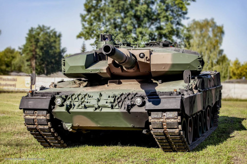 Leopard-2PL_char_Pologne_001