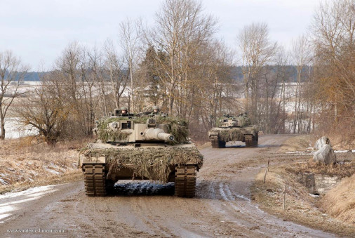 Leopard2A4_char_tir_Autriche_A102