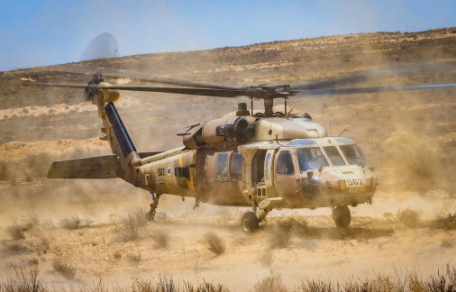 Israel_helicoptere_A102_UH-60_Yanshuf