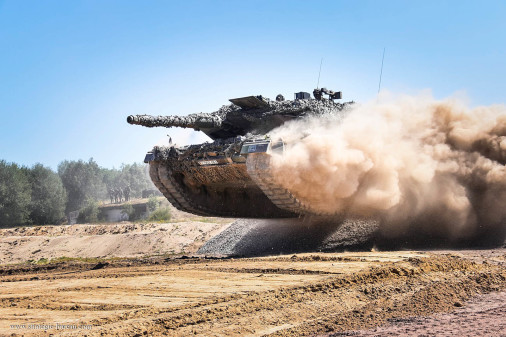 Leopard-2A5_char_Allemagne_A101_saut