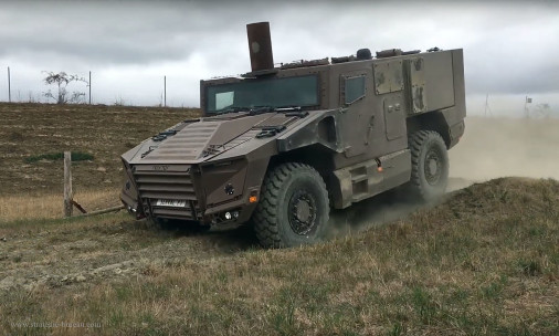 VBMR_Leger_Serval_4x4_France_A203_roulage