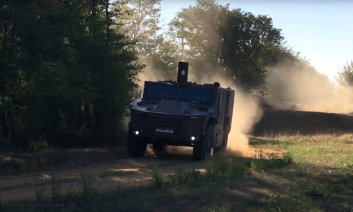 VBMR_Leger_Serval_4x4_France_A204_roulage