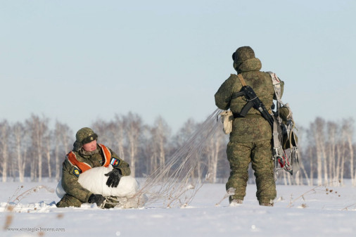 Parachutage_Mi-8_russie_A107