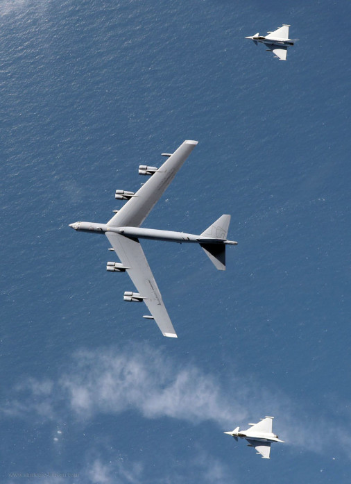 Typhoon_B-52_exersise_A004