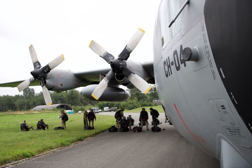 Parachutage_THA_belge_A101_C-130_Hercules