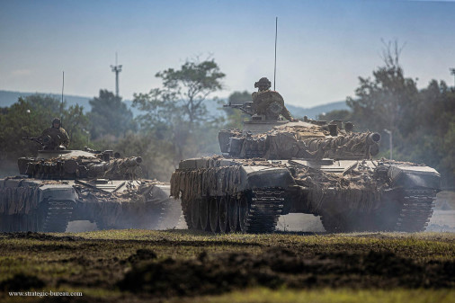 T-72_char_Hongrie_A101_demonstration