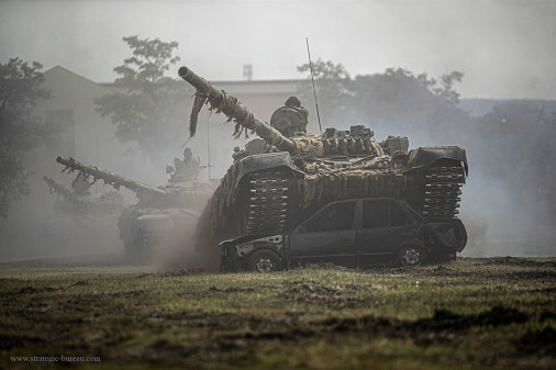 T-72_char_Hongrie_A103_demonstration