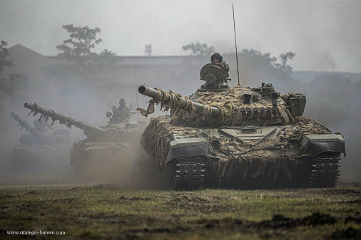T-72_char_Hongrie_A104_demonstration
