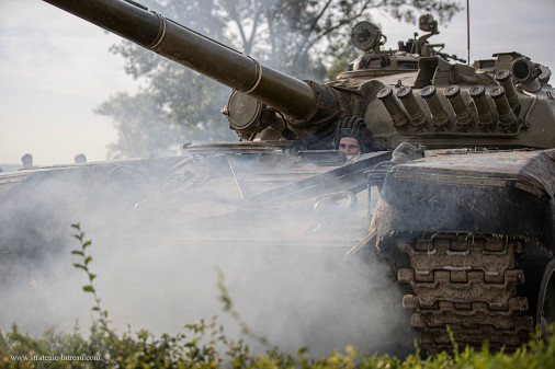 T-72_char_Hongrie_A105_demonstration