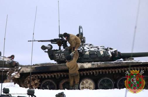 T-72_char_Bielirussie_A101_tir_hiver