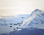 Parachutage_USA_C130_Hercules_Alpes_A101