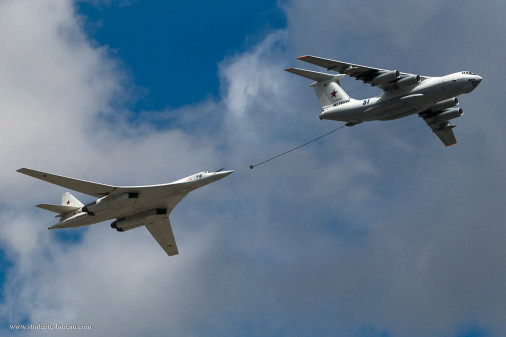 Defilé_9mai2021_Russie_A114_Il-78_Tu-160