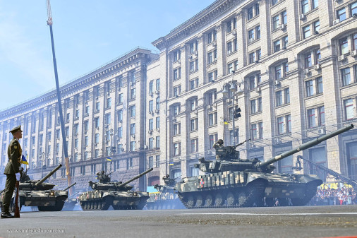 Défilé_Ukraine_2021_A110_T-64BV