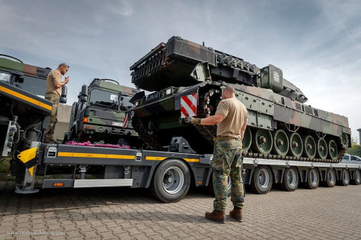 Leopard_2A7V_char_Allemagne_A203_livreson