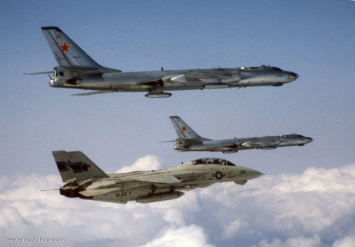 Tu-16_Badger_avion_Russie_A002_F-14_Tomcat