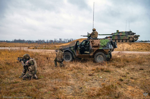 VBCI_France_tir_grenade_fumigene_A102