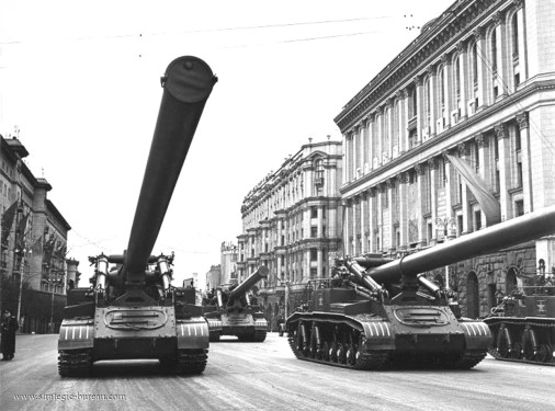 2B1_Oka_artillerie_420mm_URSS_003